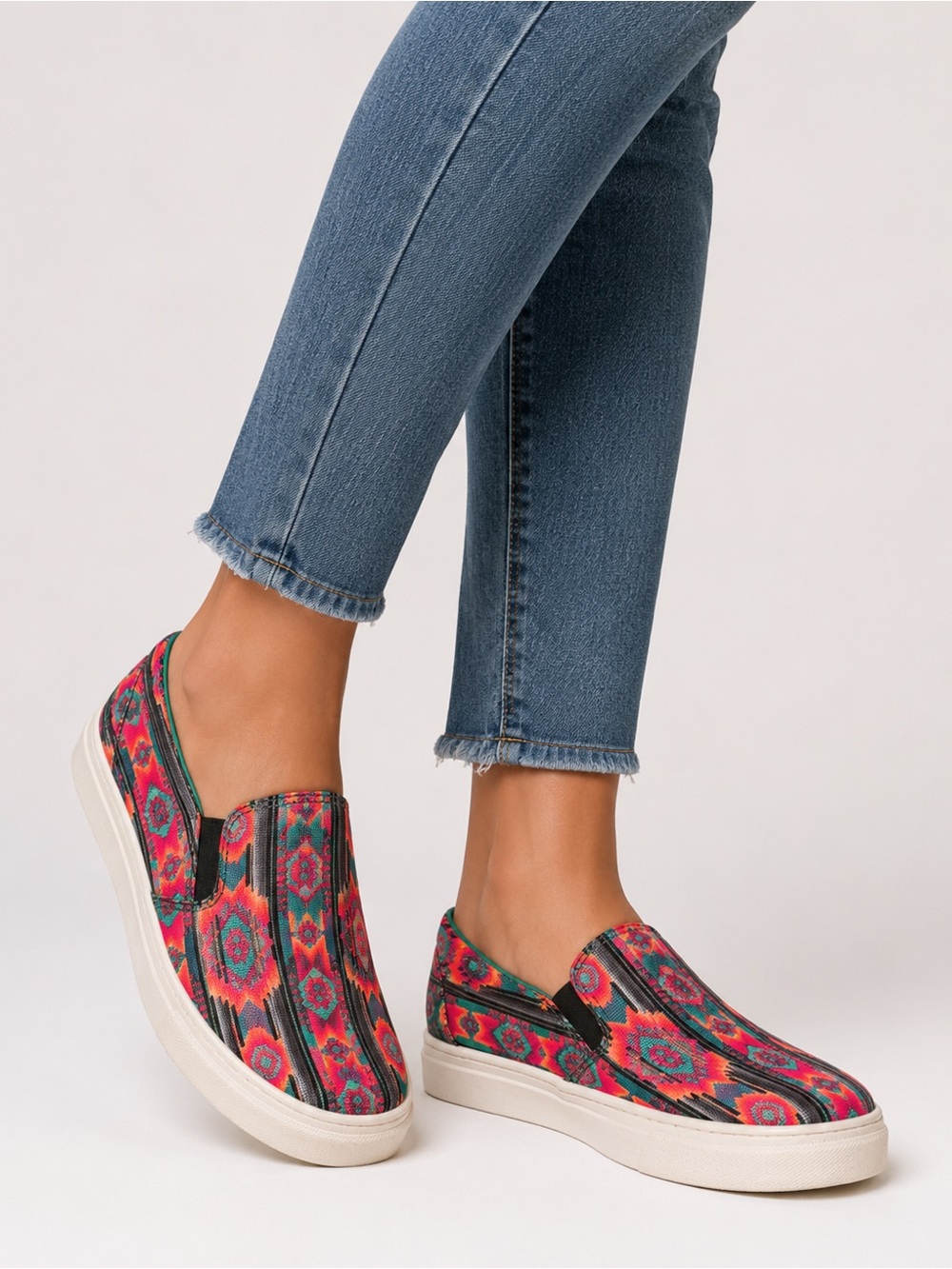 Crazy Train Aztec Slip On Sneakers Size 8 Boho Y2K